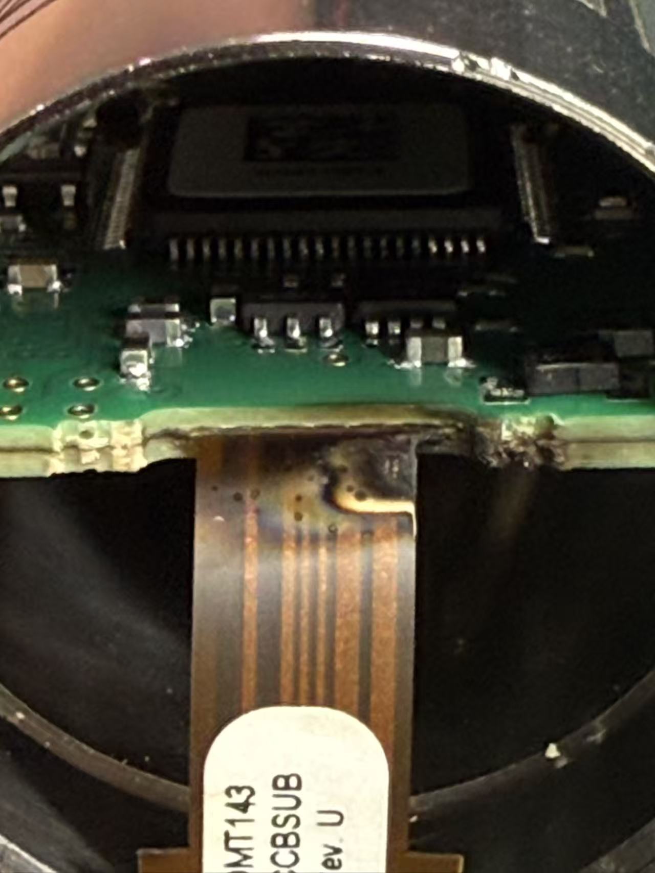 維薩拉露點儀DMT143電路板燒黑的可能原因？